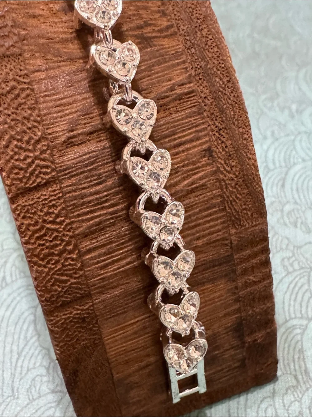 HEART SHAPE WITH RHINESTONES BRACELET